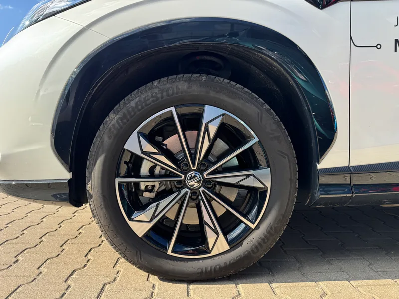 MG HS Hybrid+ Exclusive 2025 – zdjęcie 9 z 15