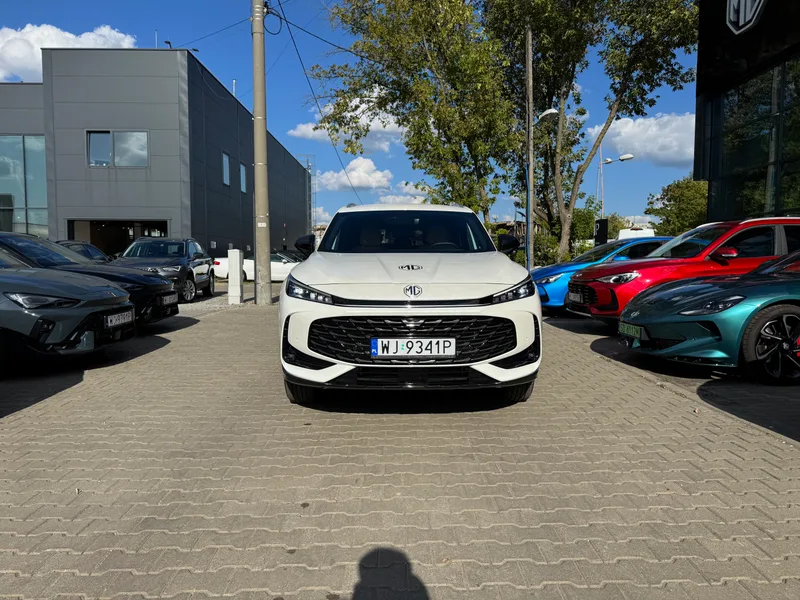 MG HS Hybrid+ Exclusive 2025 – zdjęcie 13 z 15