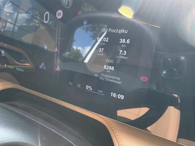 MG HS Hybrid+ Exclusive 2025 – zdjęcie 14 z 15