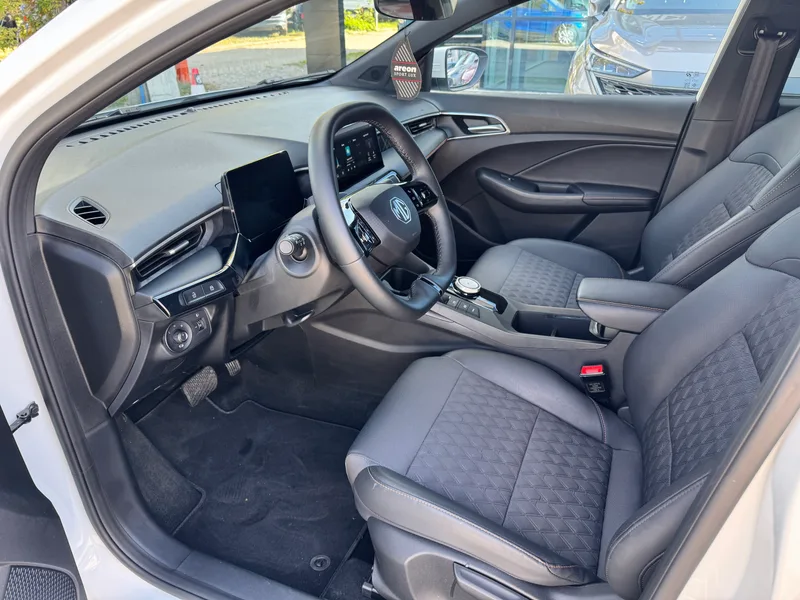 MG MG3 1.5 HEV+ Exclusive 2025 – zdjęcie 7 z 15