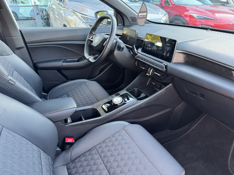 MG MG3 1.5 HEV+ Exclusive 2025 – zdjęcie 10 z 15