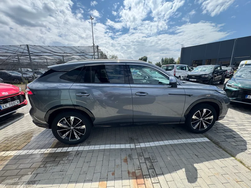 MG HS Exclusive 1.5T 170 KM 2025 – zdjęcie 8 z 15