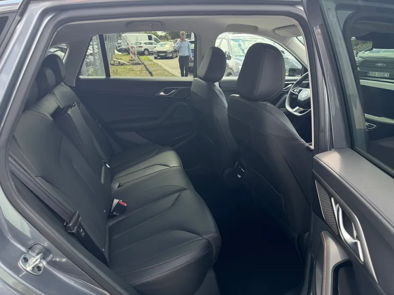 MG HS Exclusive 1.5T 170 KM 2025 – zdjęcie 9 z 15