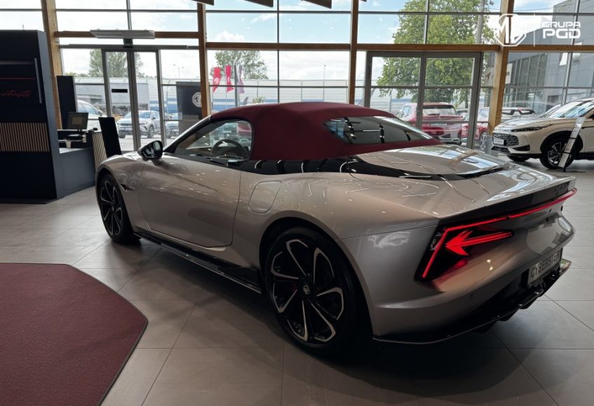 6240 mg cyberster awd 77 kwh srebrny cosmic silver mg motor pgd torunska warszawa