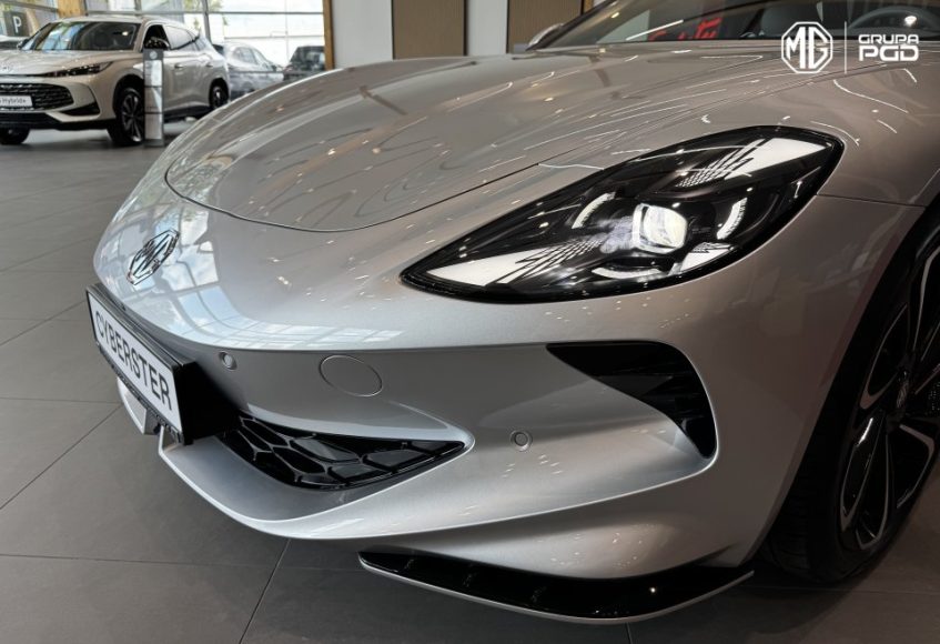 7082 mg cyberster awd 77 kwh srebrny cosmic silver mg motor pgd torunska warszawa