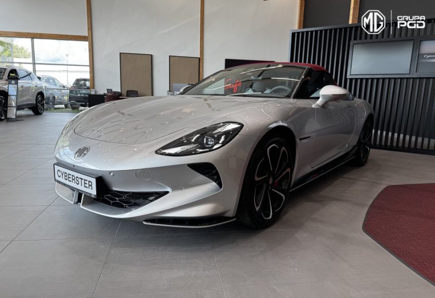 9121 mg cyberster awd 77 kwh srebrny cosmic silver mg motor pgd torunska warszawa